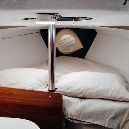 Bådhotel 70's Tiny Boat Lisboa