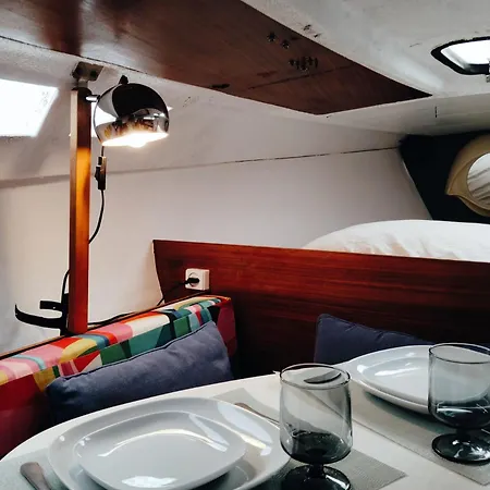 Bådhotel 70's Tiny Boat *