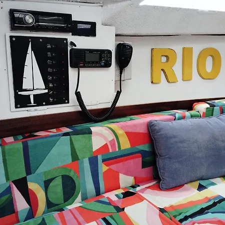 70's Tiny Boat * Lisboa