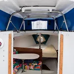 70's Tiny Boat Botel Lissabon