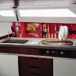 70's Tiny Boat Botel *