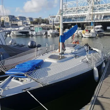 70's Tiny Boat * Lissabon